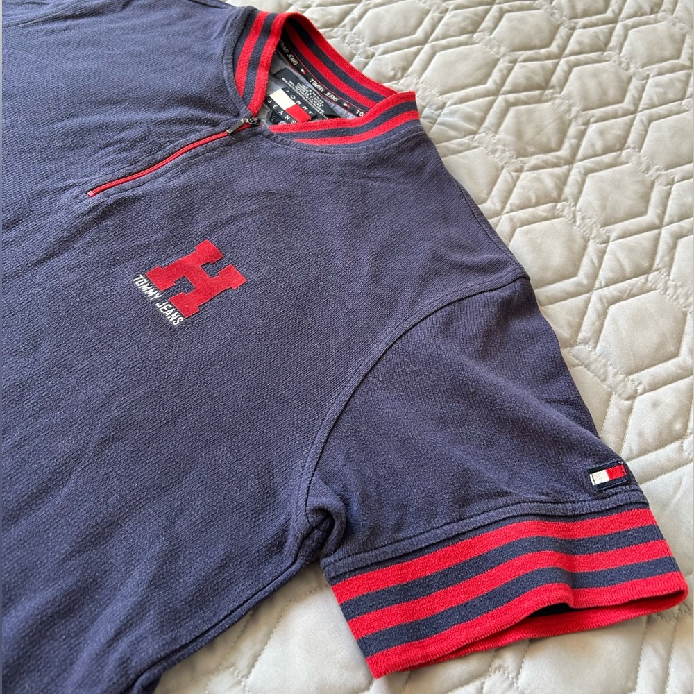 Vintage Tommy Hilfiger Tommy Jeans Men’s Large Jersey style T-Shirt